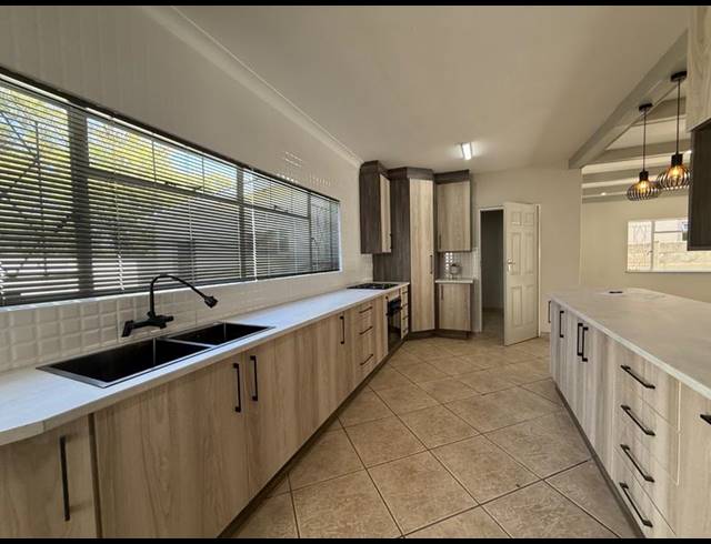 3 BEDROOM HOUSE FOR SALE IN VANDERBIJLPARK SE 1